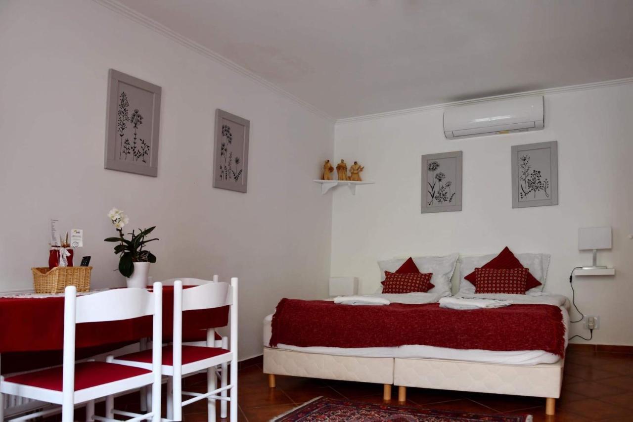 Szentesi Panzio Bed & Breakfast Fertőrákos Dış mekan fotoğraf
