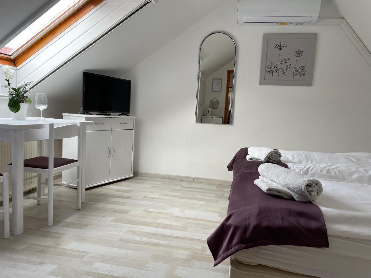 Szentesi Panzio Bed & Breakfast Fertőrákos Dış mekan fotoğraf