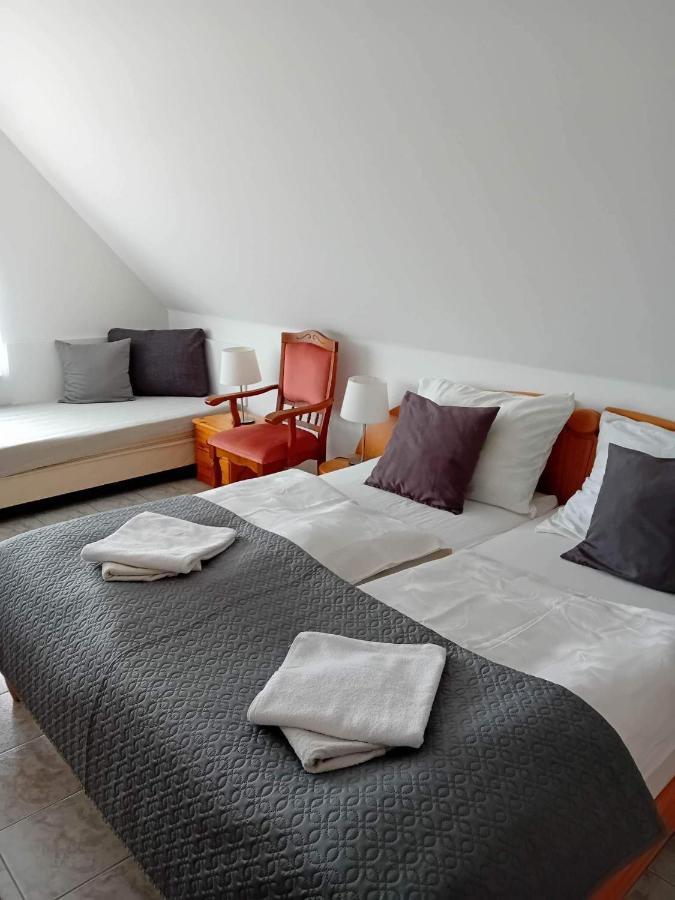 Szentesi Panzio Bed & Breakfast Fertőrákos Dış mekan fotoğraf
