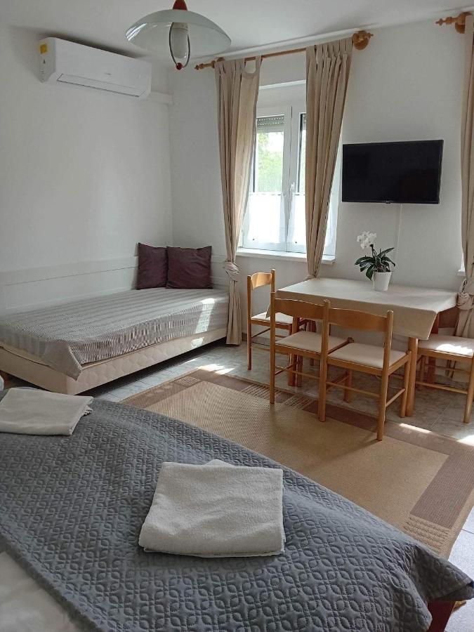 Szentesi Panzio Bed & Breakfast Fertőrákos Dış mekan fotoğraf