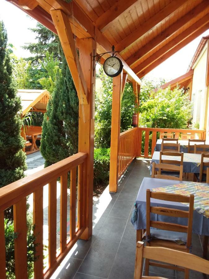 Szentesi Panzio Bed & Breakfast Fertőrákos Dış mekan fotoğraf